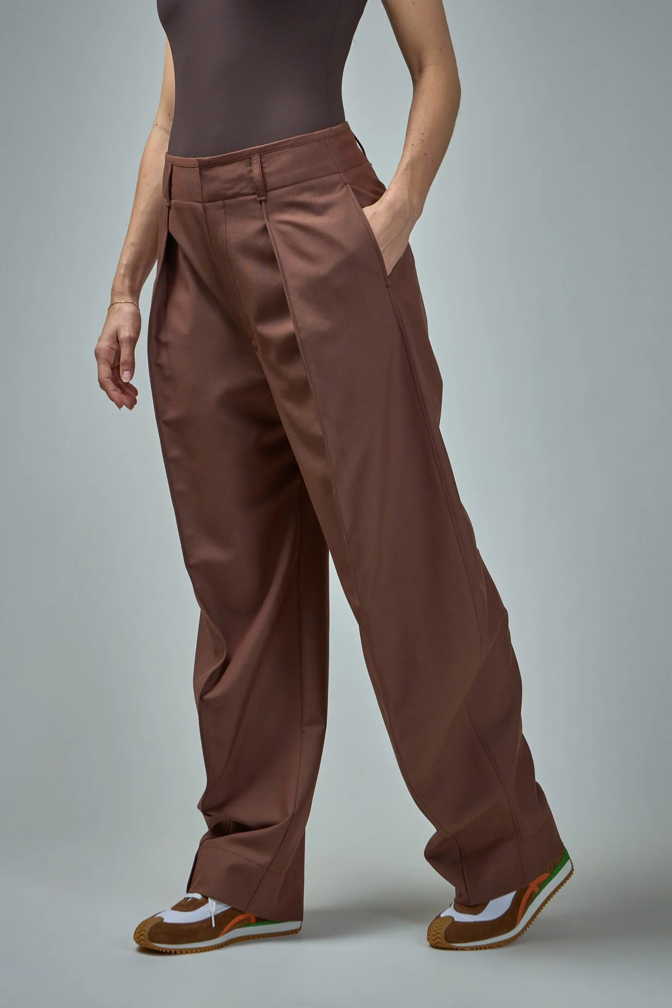 Curved Volume Tailored Pants